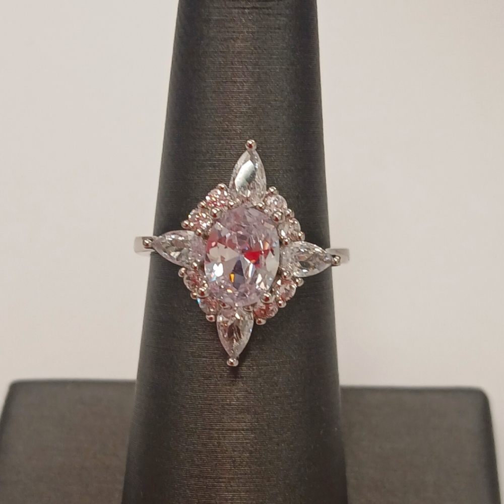 New 18k White Gold Plated Starburst Cz Elegant  Ring Size 6